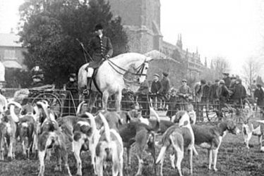 Brailes, Lower.  Warwick Hunt meet