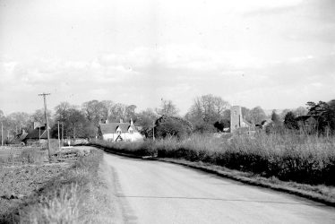 Butlers Marston.  St Peter & Paul church and village