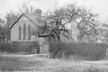 Yarningale Common.  Baptist Chapel