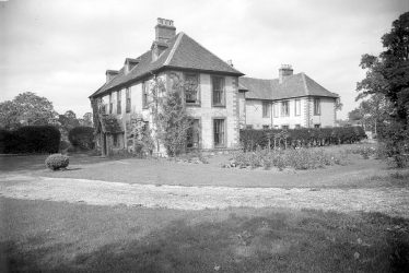 Butlers Marston.  Manor House