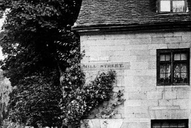 Warwick.  Cottage in Mill Street