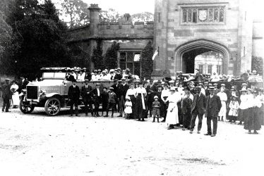 Stoneleigh.  Charabanc and People in front of Stoneleigh Abbey Mews