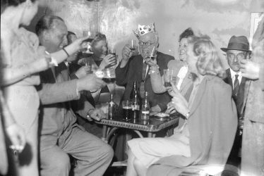 Haselor.  Crown Inn, party