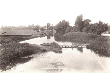 Bidford on Avon.  River Avon