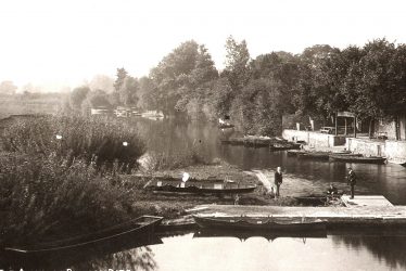 Bidford on Avon.  River Avon