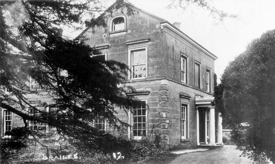 Exterior of Springfield House in Upper Brailes, 1920s |  IMAGE LOCATION: (Warwickshire County Record Office)