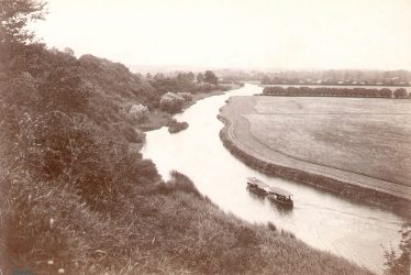 Marlcliff.  Steamboat on the River Avon
