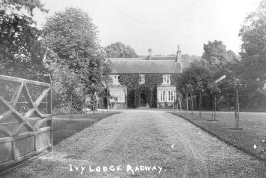 Radway.  Ivy Lodge