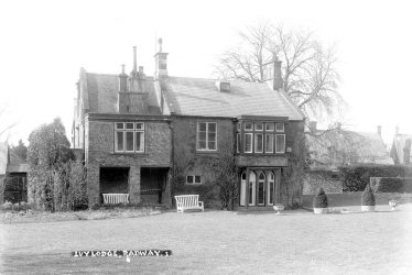 Radway.  Ivy Lodge