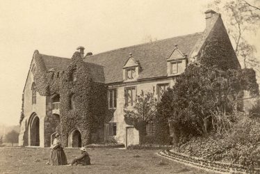 Stoneleigh.  Old Gatehouse at the Park