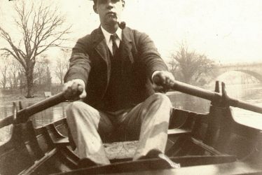 Warwick.  River Avon, man rowing a boat