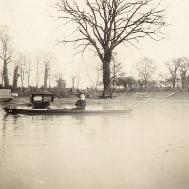 Warwick.  Boat on the River Avon