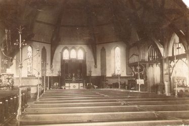 Warwick.  St Paul's Church interior