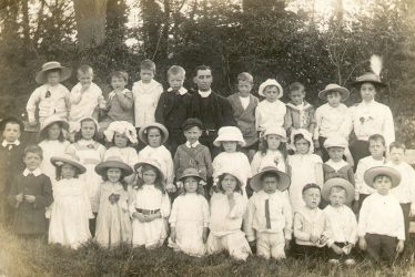 Warwick.  St Paul's Sunday School children