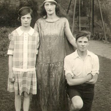 Warwick.  Mrs Potts and two children