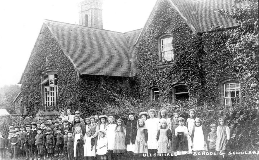 School and scholars in front of school building, Ullenhall.  1910 |  IMAGE LOCATION: (Warwickshire County Record Office)