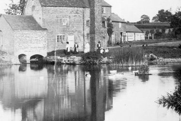 Clifton upon Dunsmore.  Mill and Millpond