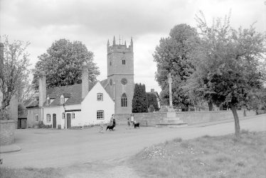Clifford Chambers.  St Helen's church and cross