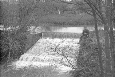 Clifford Chambers.  Weir on River Stour