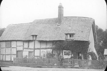 Clifford Chambers.  Thatched cottage