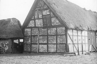 Clifford Chambers.  Monks' Barn