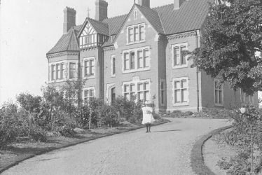 Clifford Chambers.  Red Hill House