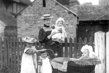 Clifford Chambers.  Family group