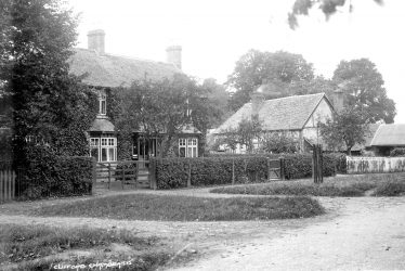 Clifford Chambers.  Village houses