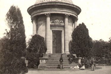 Leamington Spa.  Jephson monument