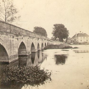 Stratford upon Avon.  Old Bridge