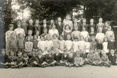 Temple Grafton.  School group photograph