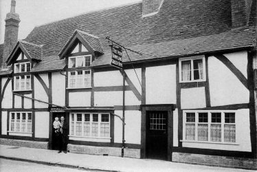 Warwick.  St Nicholas Church Street, New Bowling Green Inn
