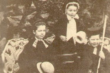 Ettington.  Hubert, May and Beatrice Lowe