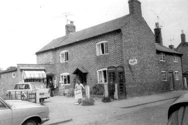 Clifford Chambers.  Post Office