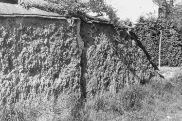 Clifford Chambers.  Old clay, cob, wall