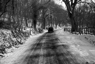 Edgehill.  A road under snow