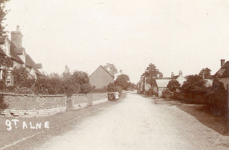 Village street and cottages, Great Alne.  1900s. |  IMAGE LOCATION: (Warwickshire County Record Office)
