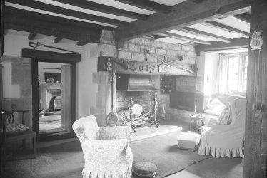 Fenny Compton.  The Woodhouse sitting room