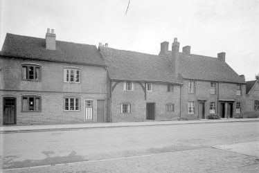 Henley in Arden.  Cottages