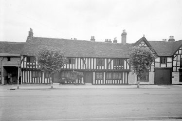 Henley in Arden.  Timbered buildings