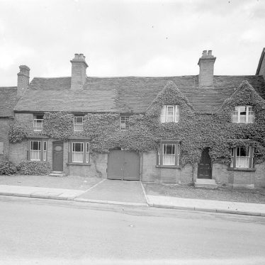 Henley in Arden.  Cottages