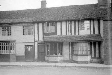 Henley in Arden.  Cottages