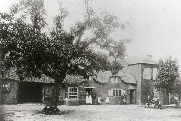 Ilmington.  Red Lion Inn