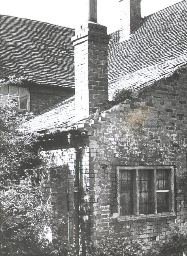 Haseley Old Manor House,  Demolished in 1972 |  IMAGE LOCATION: (Warwickshire County Record Office)