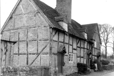 Haselor.  Cottages