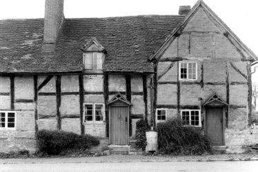 Haselor.  Cottages