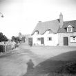 Hunningham.  St Margaret's church and cottages