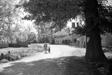 Idlicote.  Thatched Cottages