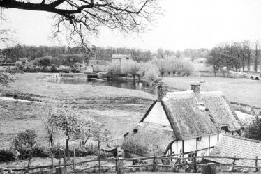 Hampton Lucy.  Avon Ford Cottage