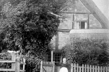 Hampton Lucy.  Avon Ford Cottage